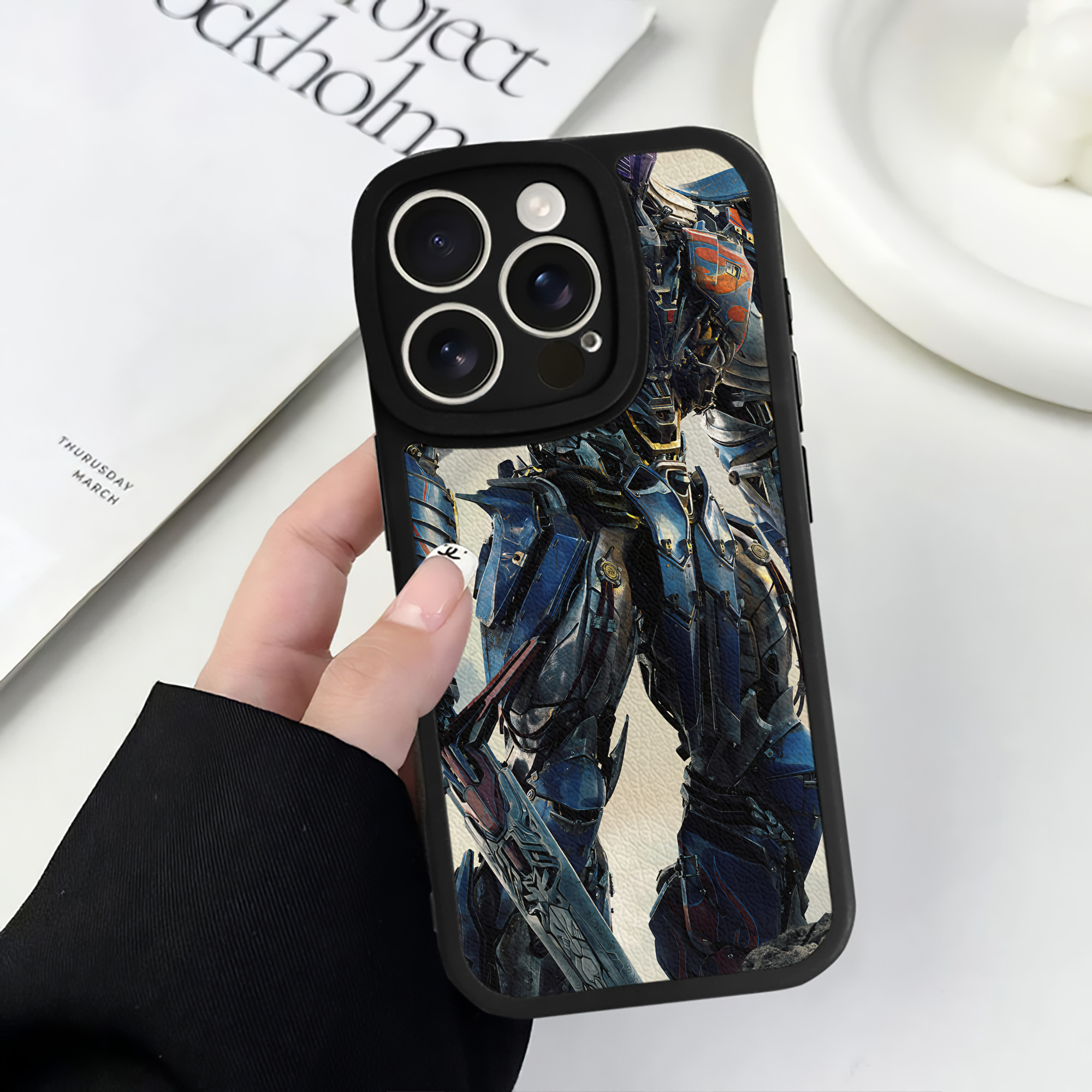 （画像用） Transformers トランスフォーマー 【iPhone 16シリーズ対応】シリコンスマホケース（レザー調） 材質：シリコン